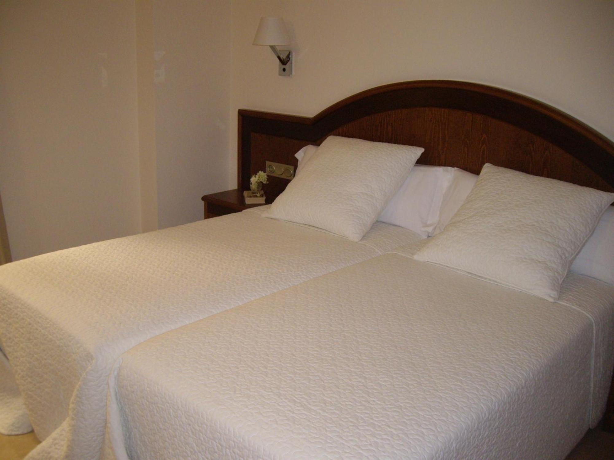 Hotel San Sebastian Hospederia Сьєса Екстер'єр фото