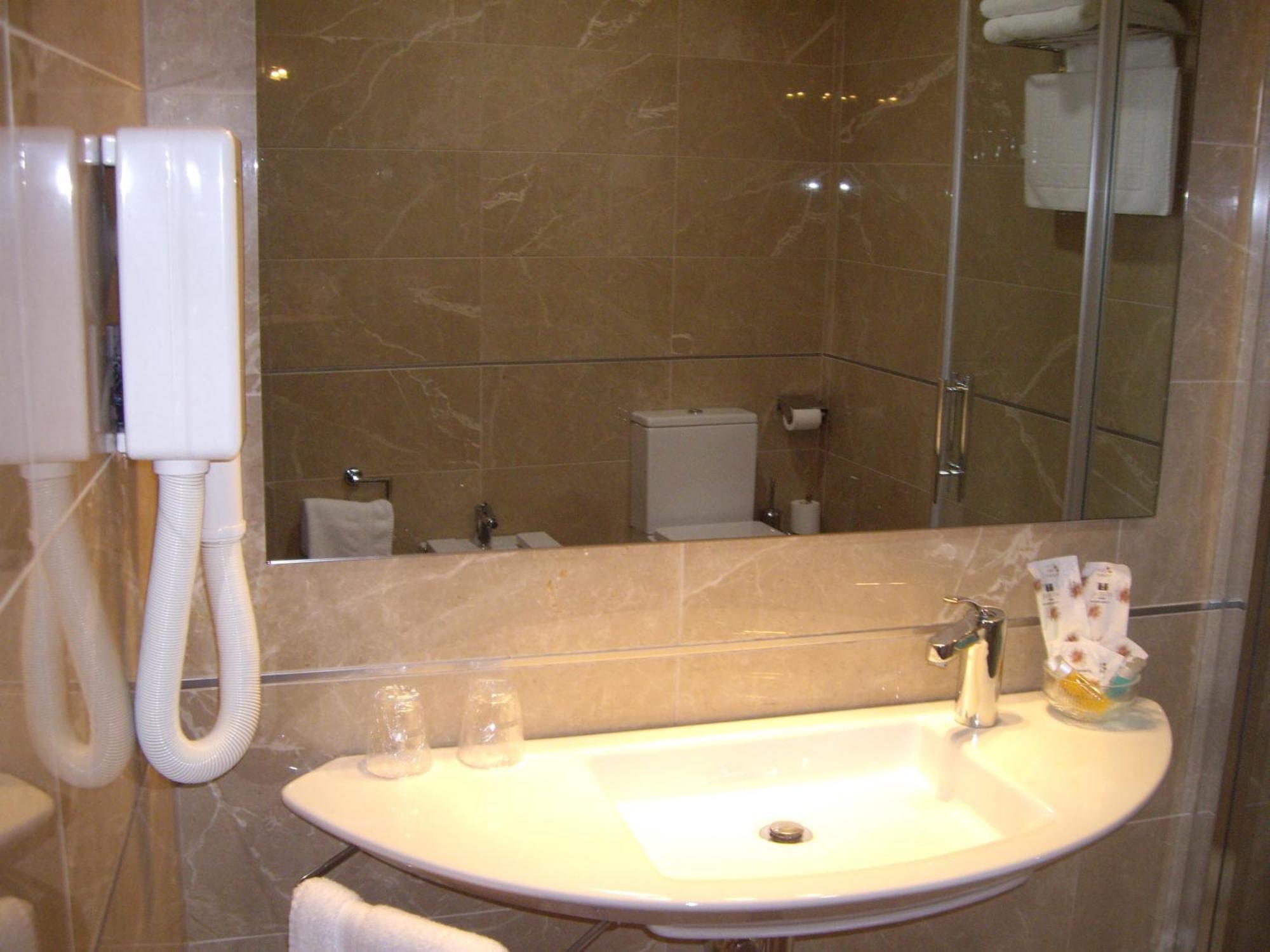 Hotel San Sebastian Hospederia Сьєса Екстер'єр фото